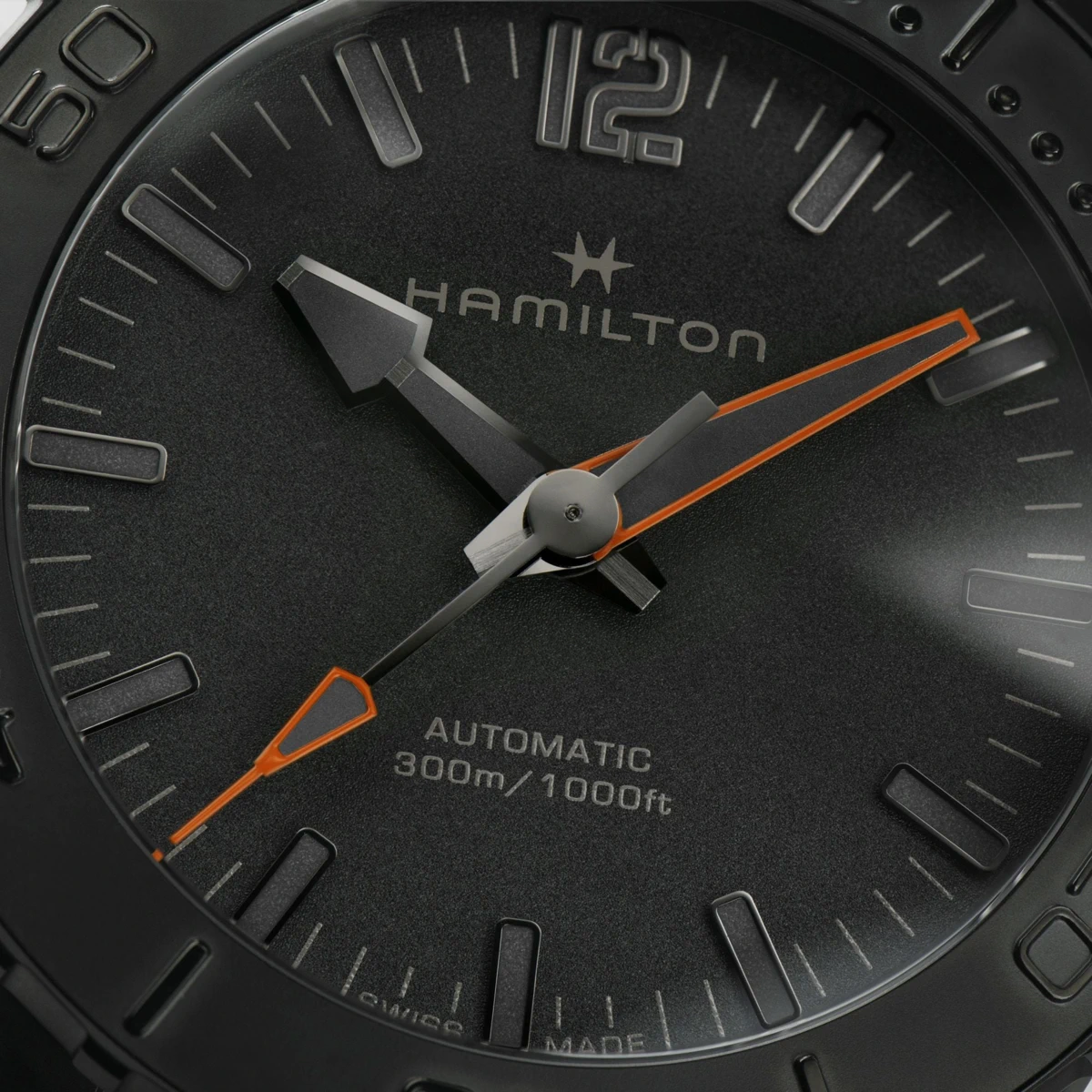 HAMILTON KHAKI NAVY FROGMAN AUTO negru curea din cauciuc close up cadran